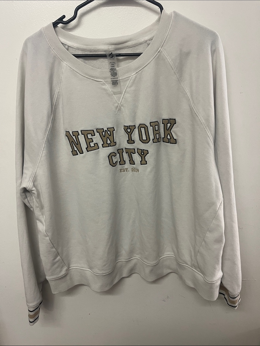 Lou & Grey White 'New York City' Crewneck Sweatshirt with Beige Accents